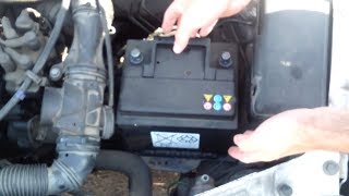 Tuto Enlever la batterie Peugeot 106 [upl. by Otrevogir]