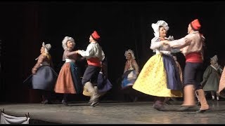 Provence folk dance La Poulido de Gèmo Gemenos France [upl. by Ahsilat481]