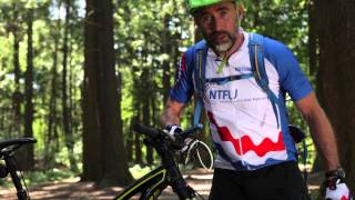 Tips amp Tricks fiets en helmcheck [upl. by Yllet999]