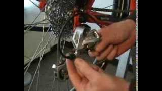 Bike4travel achterderailleur afstellen [upl. by Rodgiva]