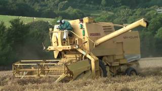 New Holland Combine M133 Delux 1970 [upl. by Biernat]