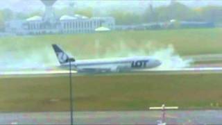 Boeing 767 Emergency Landing Warsaw 2011 [upl. by Ettelrats579]