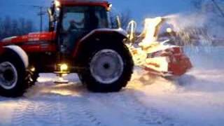 deneigement snow removal quebec Agco Tractor Savaria [upl. by Lucey289]