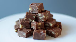 How to Make Traditional Fudge  Creamy Old Fashioned Fudge Recipe [upl. by Eyllom]