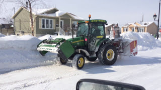 Déneigement John deere 4720 snow removal [upl. by Alta981]