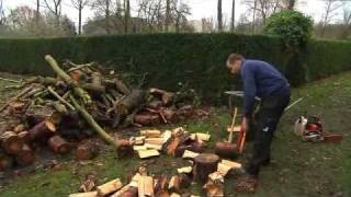 Hout klieven [upl. by Broucek390]