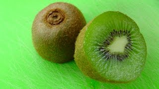 How to eat a Kiwi Fruit [upl. by Eugenides]