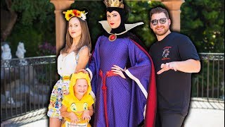 It’s A Spooky Halloween Day In Disneyland  Disneyland Vlog [upl. by Yrtnahc491]